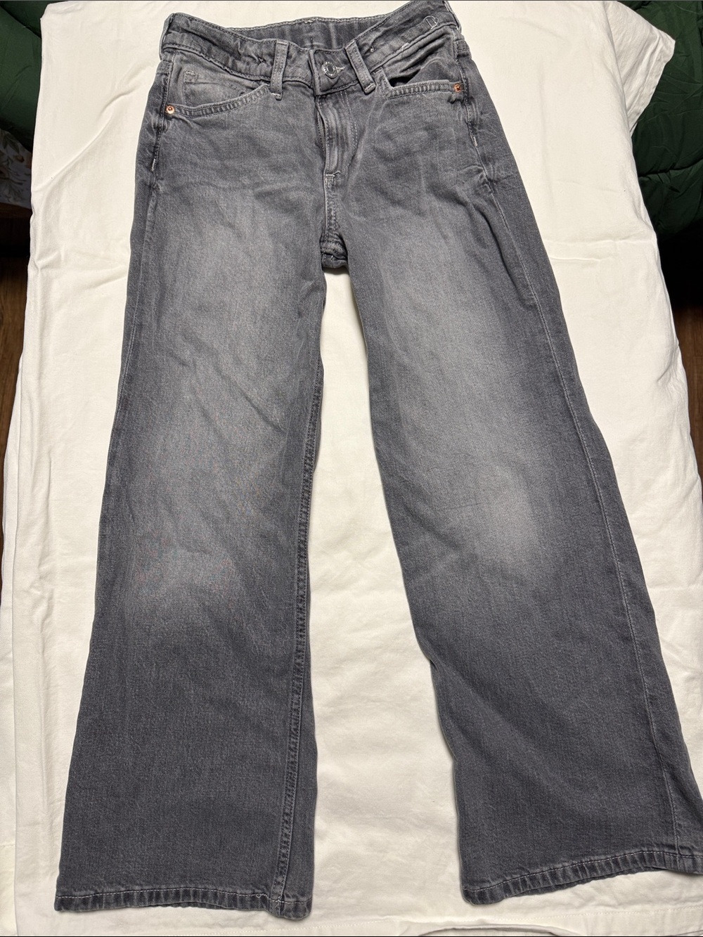 Classic Girl’s H&M Baggy Bootcut Leg Jeans in Washed Gray